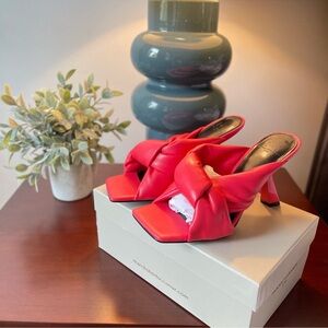 New Marc Fisher Pink Knotted Heeled Mules Size 7 Original Box
